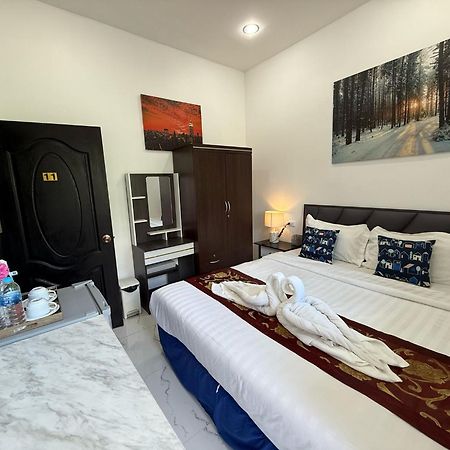 Hotel Heaven House Restro & Bar Patong Exterior foto