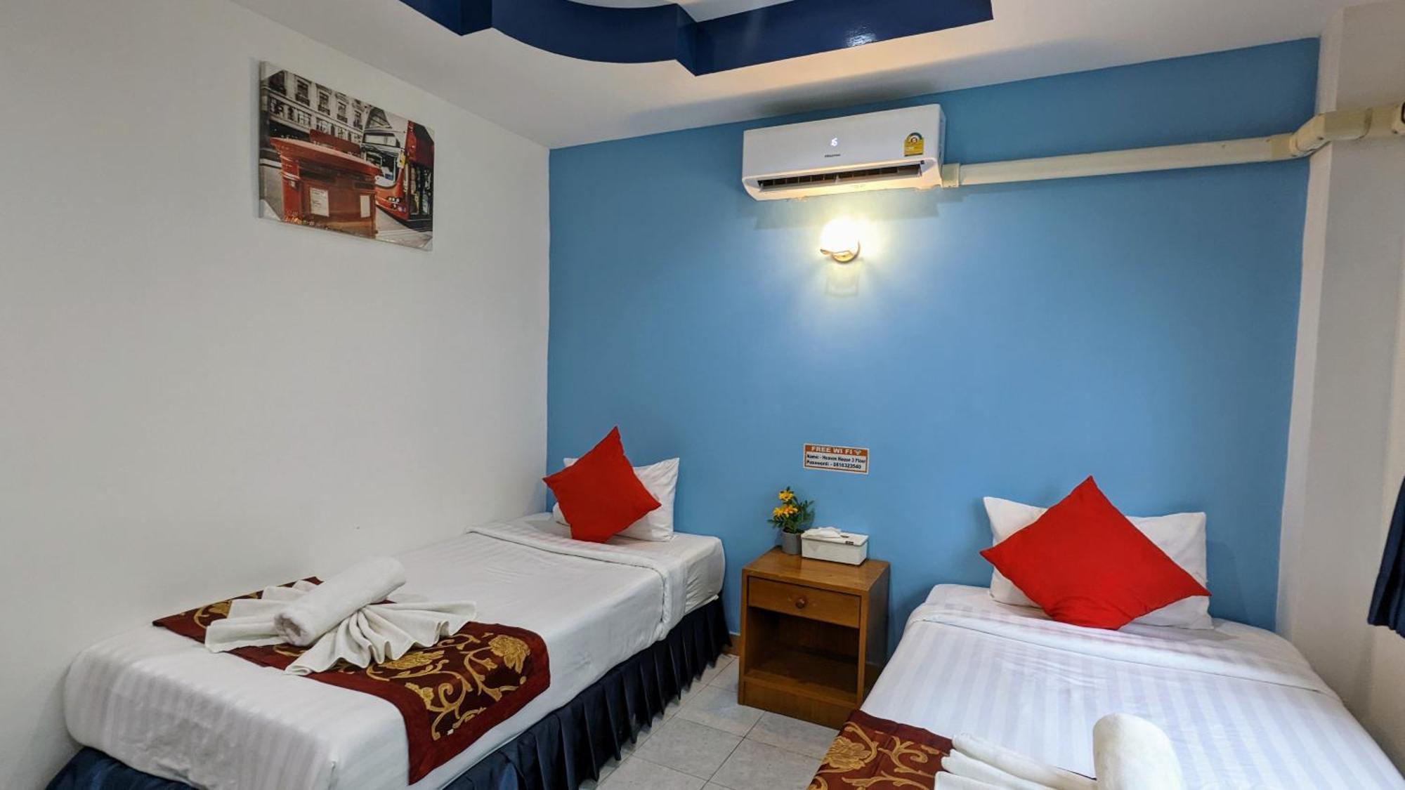 Hotel Heaven House Restro & Bar Patong Exterior foto