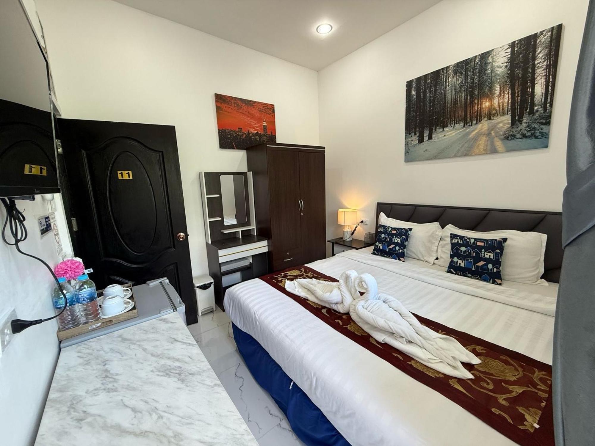Hotel Heaven House Restro & Bar Patong Exterior foto
